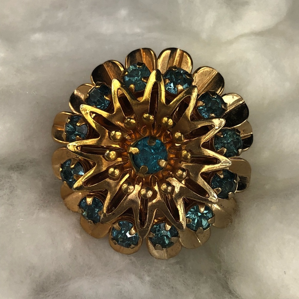 VINTAGE FLOWER PIN